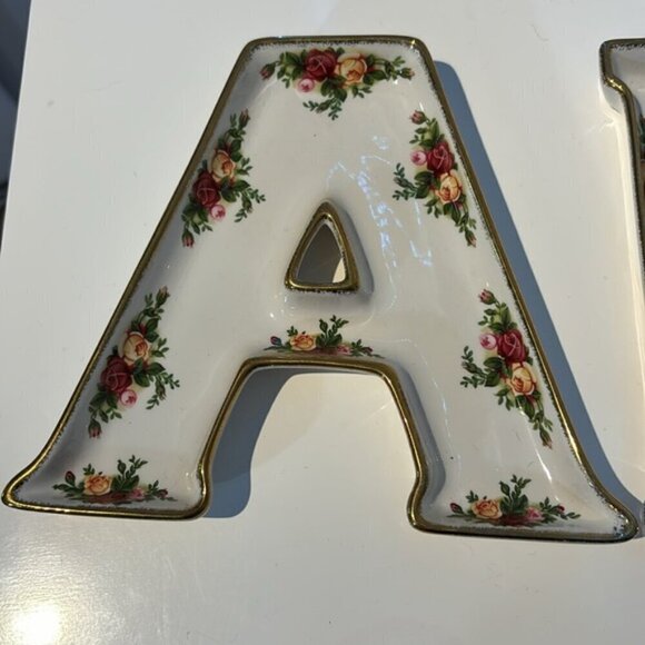 Royal Albert “old country roses” set of 2 letter dishes “A” “P” - Picture 2 of 7
